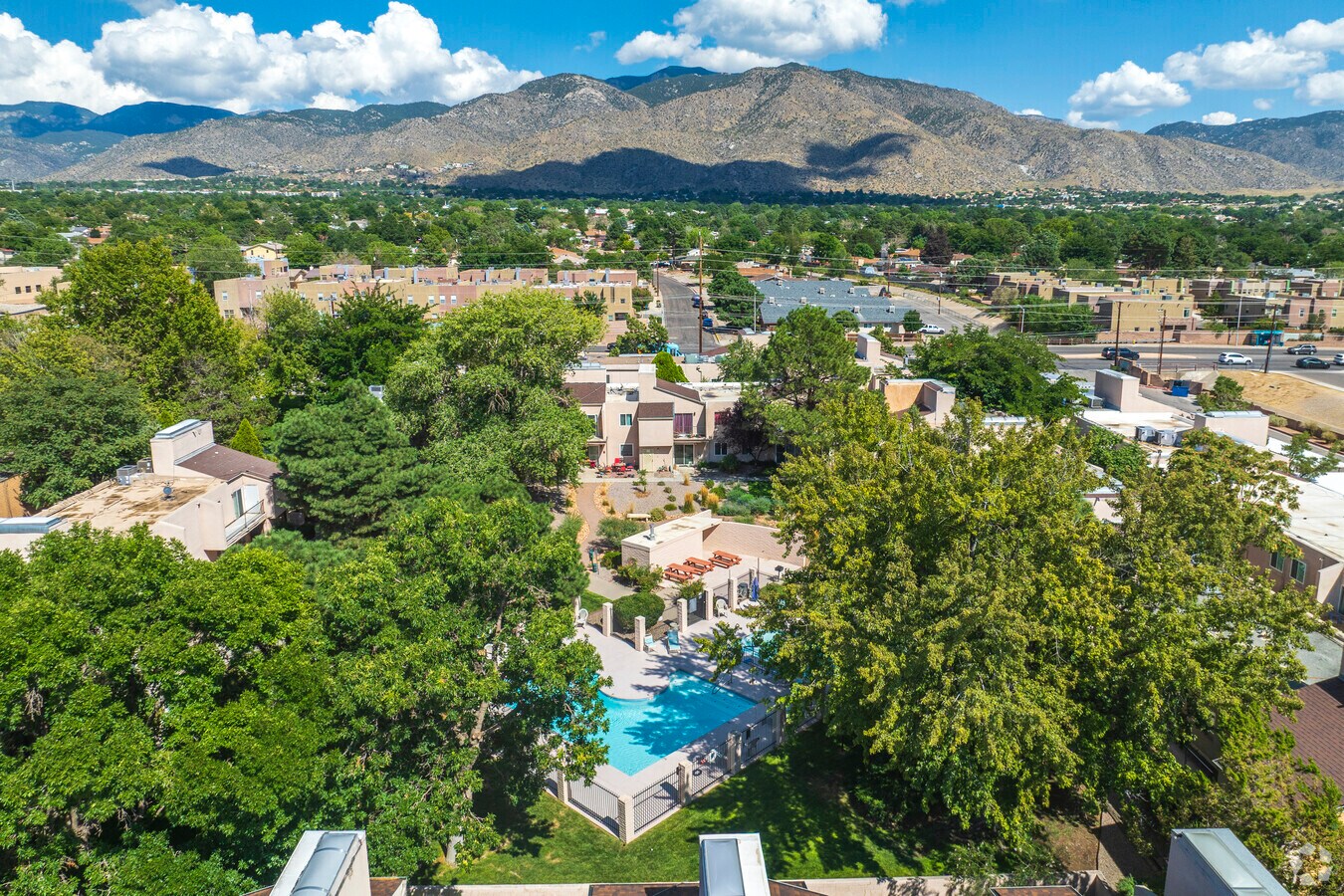 Photo - Sandia Plaza Condoniniums