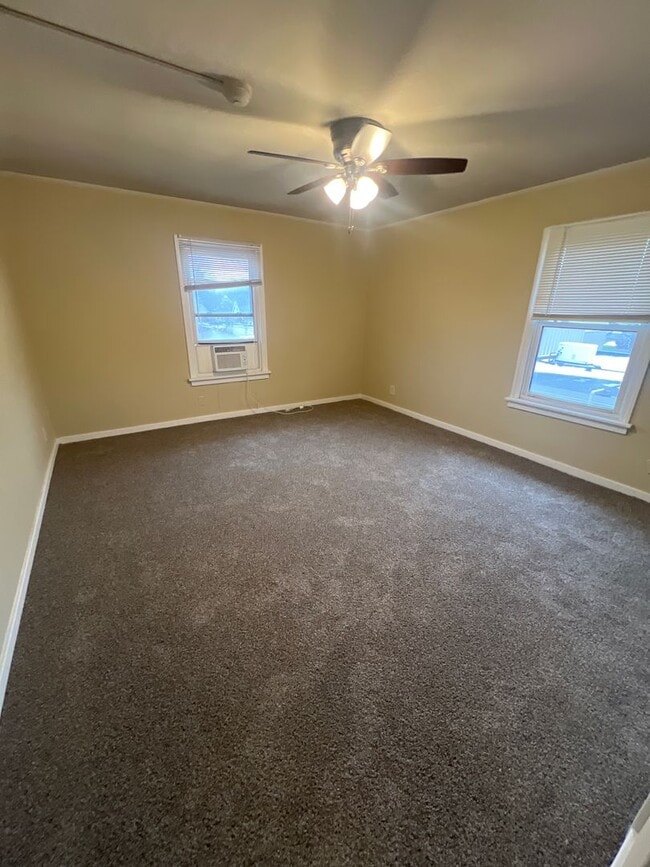 Photo - 110 S Grand Ave W Unit 110 South Grand Ave West - 3