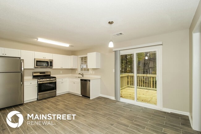 Photo - 7729 St James Ct