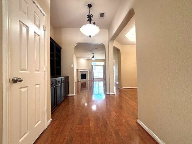 Photo - 19123 Center Park Dr