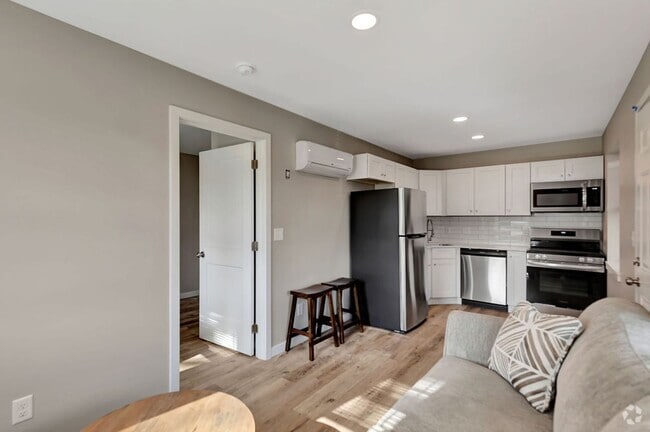Building Photo - Ravines Apartments - Modern 1-Bedroom  Apa... Unit 6919-10