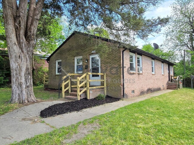 Building Photo - 1150 Willcox St Unit A