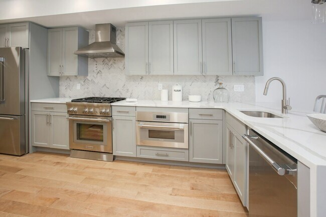 Building Photo - 50 Hichborn St Unit 506