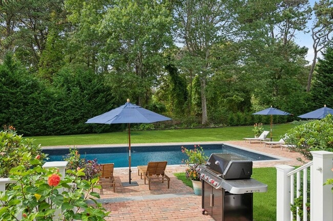 Photo - 270 Montauk Hwy