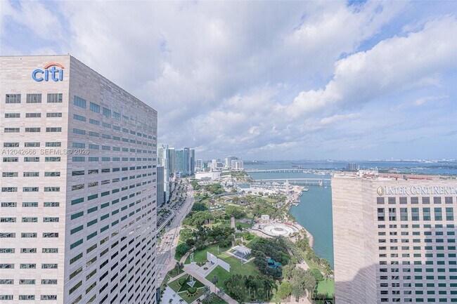 Building Photo - 325 S Biscayne Blvd Unit 4222
