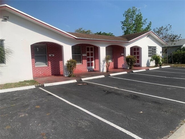 Photo - 990 SW 76th Ave