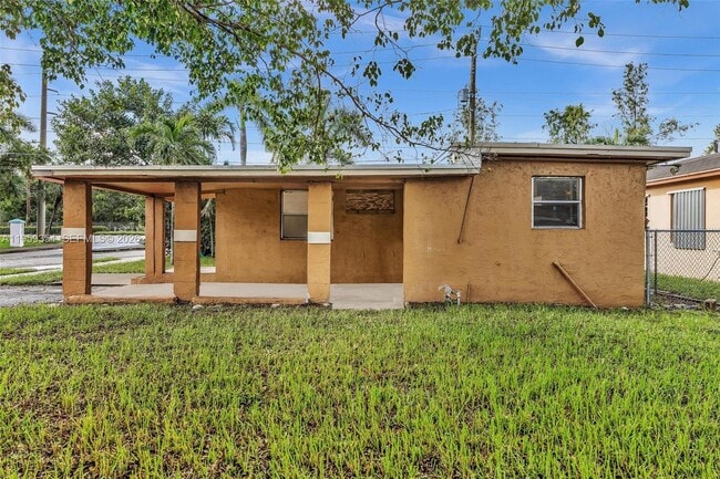 Photo - 2800 NW 6th Ct