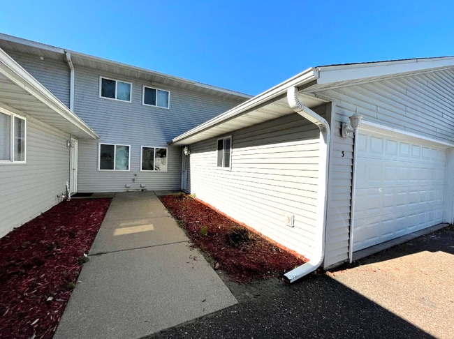 Building Photo - 3018 Timber Ter Unit 3