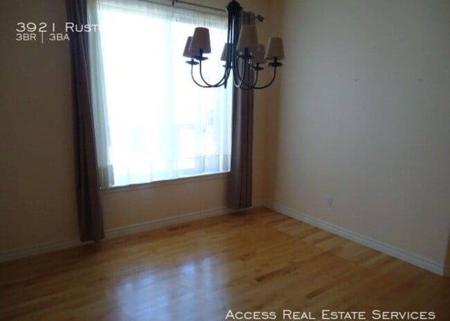 Photo - 3921 Ruston Way