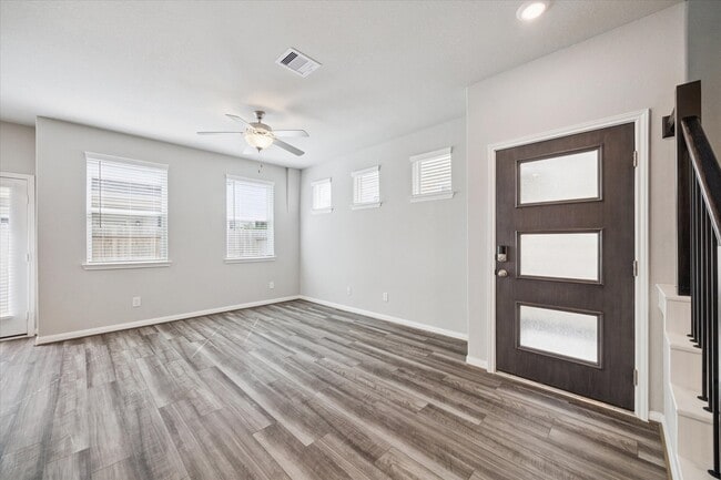 Photo - 1514 Lakeline Oak Dr