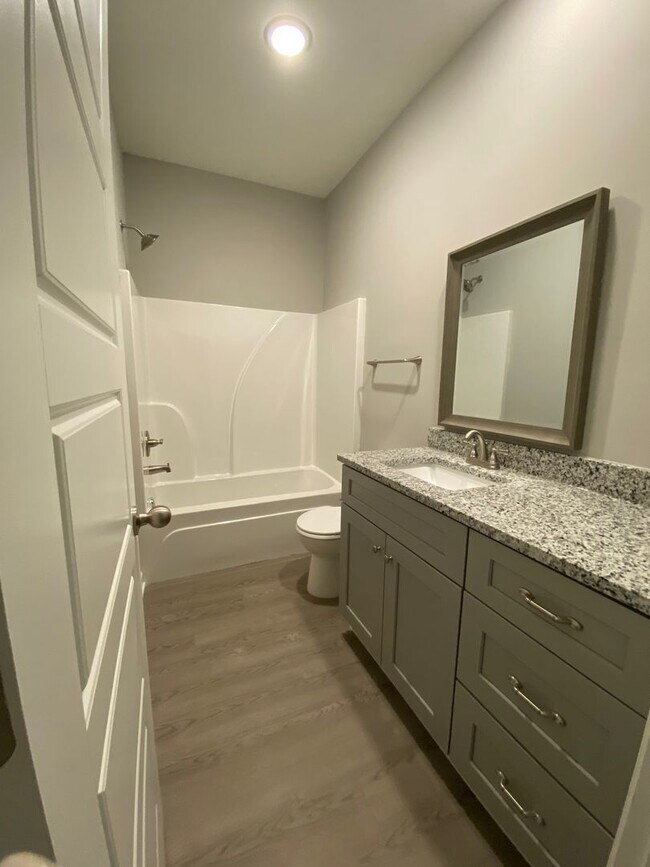 4 bed, 2 bath home built in 2022 in Atoka Rental House Rental in