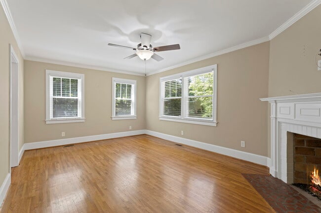 Living/Dining - 214 Waddell Rd Unit A
