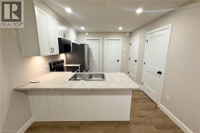 Photo - 675 Princess St Unité Lower Left