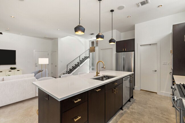 Photo - 2105 Goodrich Ave