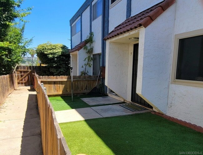 Building Photo - 8132 Winter Gdns Blvd Rental