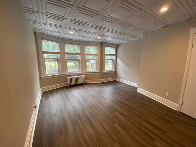 Building Photo - 176 Glenwood Ave Unit 2R