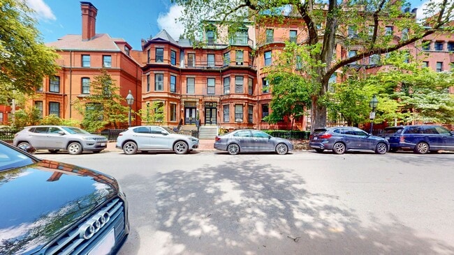 Photo - 281 Marlborough St