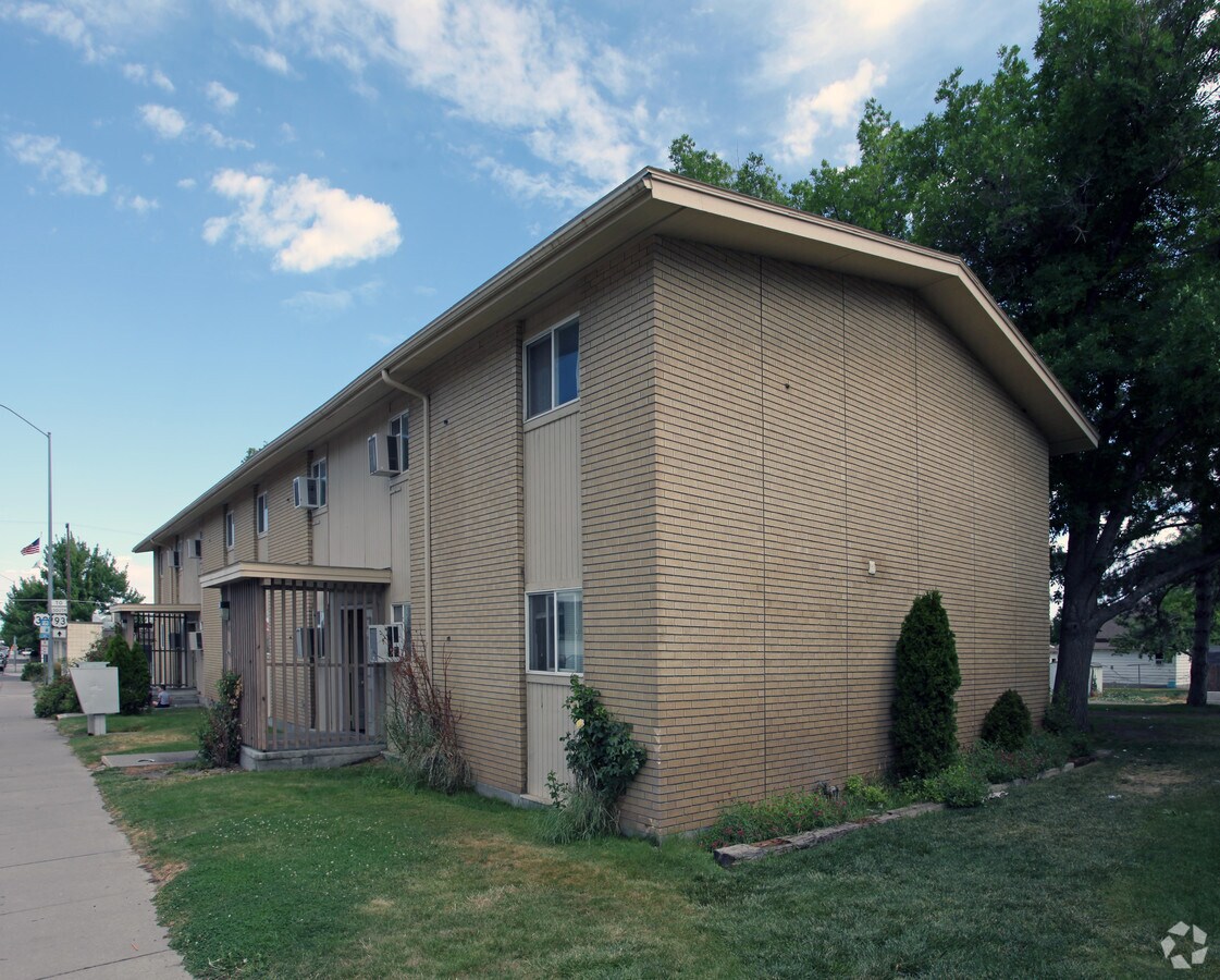 Towncrest Manor Apartments - Towncrest Manor Apartments