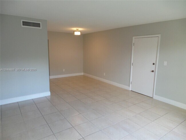 Photo - 10794 N Kendall Dr Unit B22