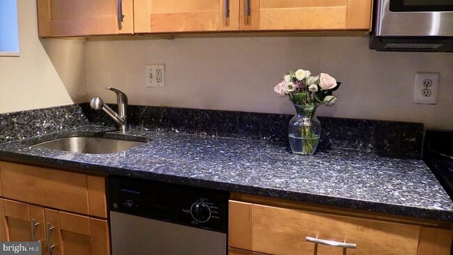 Photo - 1900 S St NW Unit 4