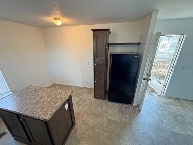 Photo - 2501 N Apperson Way