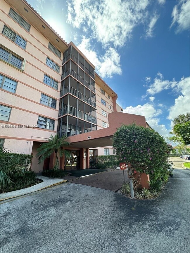 Building Photo - 20850 San Simeon Way Unit 107-5