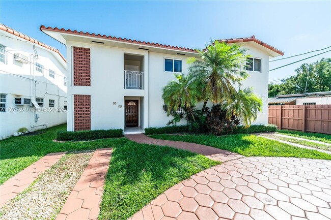 Photo - 23 NW 33rd Ave Unidad UPPER