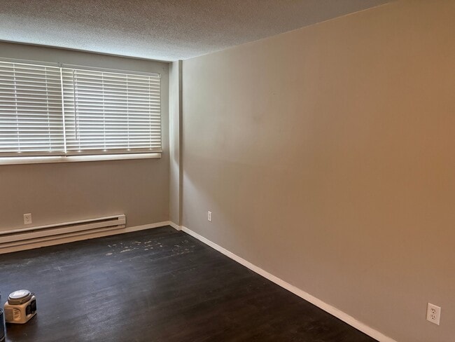 Photo - 302 Maple Ln Unit 1