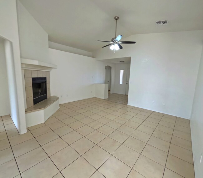 1675 E Segovia Way