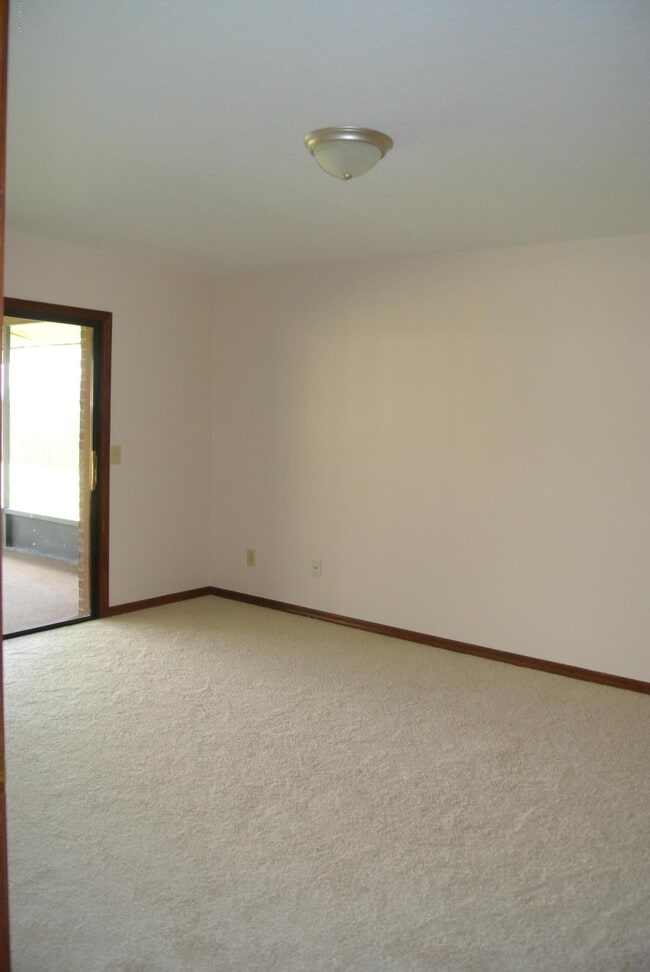 Photo - 321 Huntsville St NE