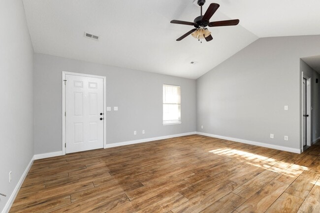 Photo - Fabulous 3 Bed 2 Bath House!