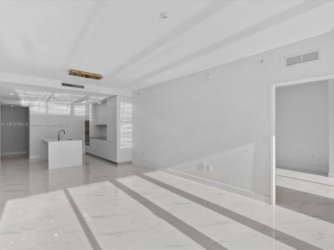 Photo - 700 NE 24th St Unit 503