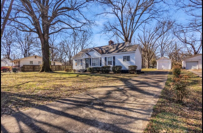 Photo - 3129 Hillis St