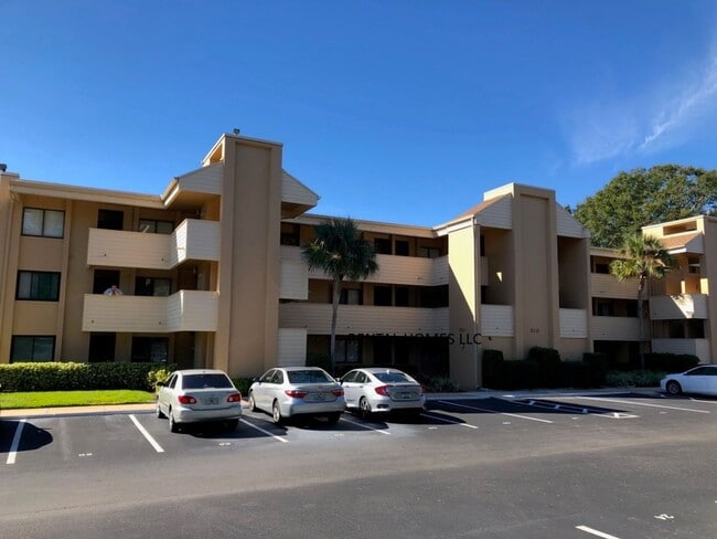 Building Photo - Beautiful Condo with a Water View in Altam...
