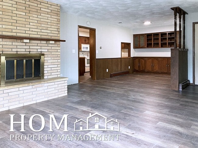 516 3rd St NE Unit 1
