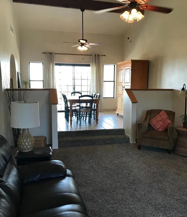 Photo - Spacious single family home in Bakersfield - Schedule your tour now!
