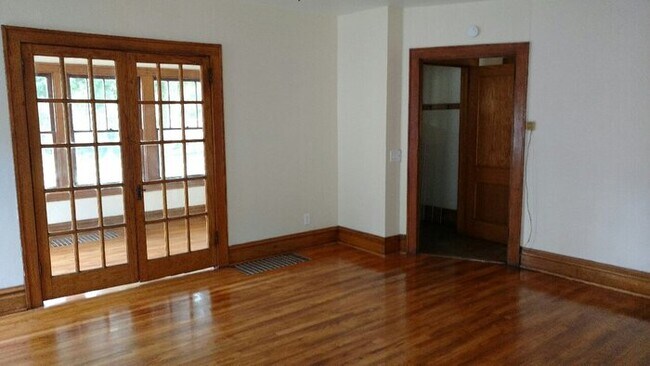 Photo - 720 S Burdick St