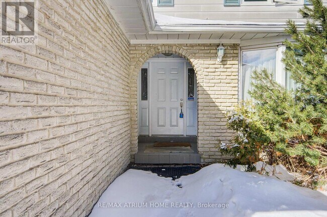 Photo - 48 Whitehorn Crescent