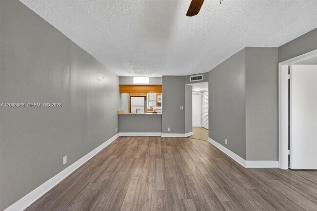 Photo - 908 Twin Lakes Dr Unit 8-C