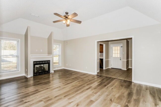 Photo - 93 Bloomington Cove