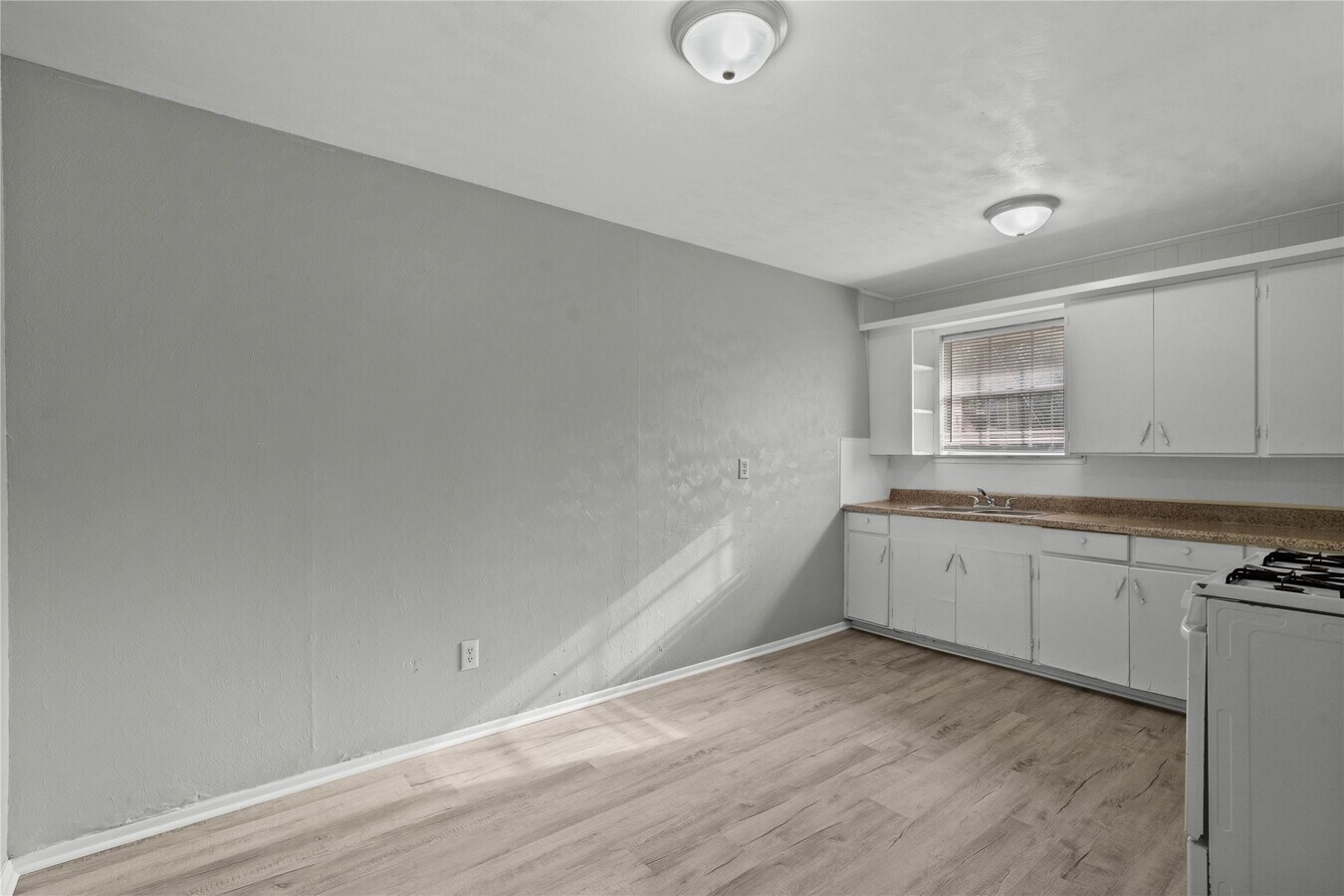 Photo - 2729 Main St Unit 3