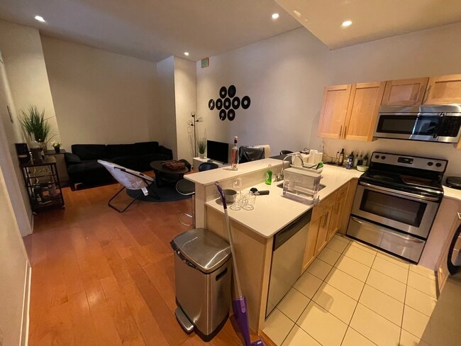 Photo - 411 Washington St