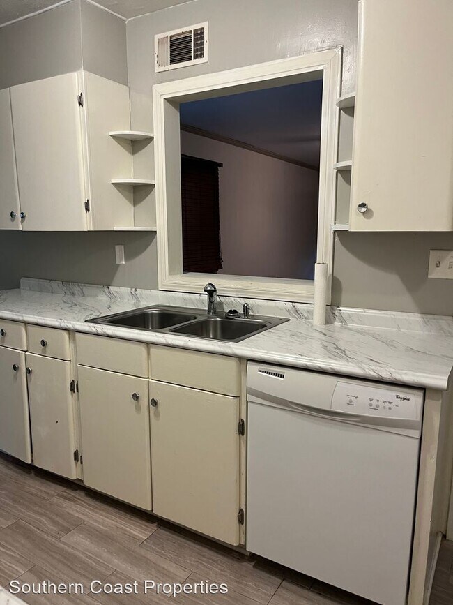 Photo - 3 br, 2 bath House - 109 Harrison Drive