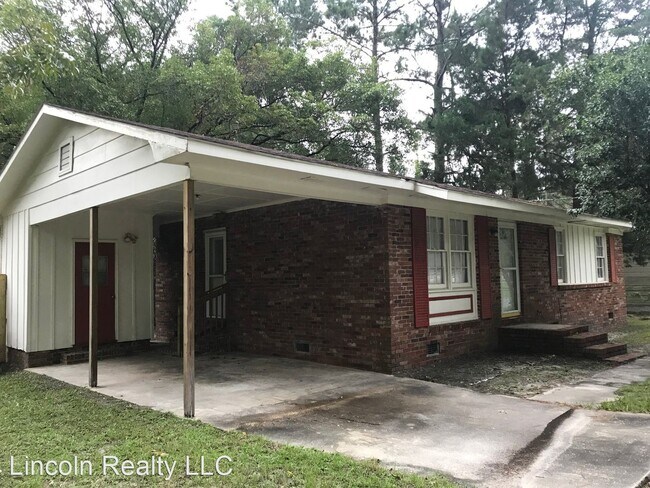 3 br, 1 bath House - 305 Blitch St.* - 3 br, 1 bath House - 305 Blitch St.*