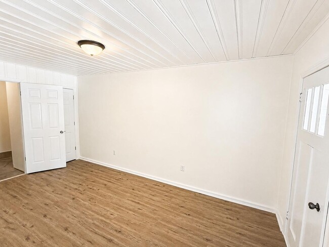 Photo - 225 St Johns St