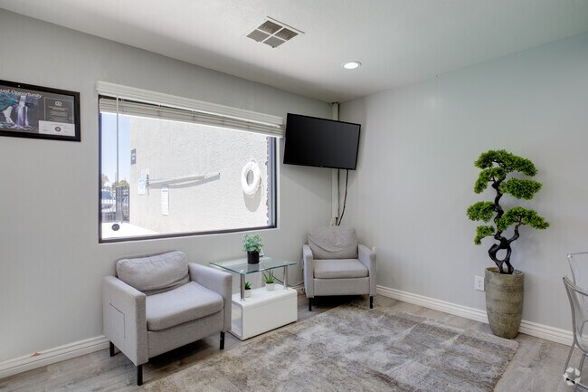 Leasing Office - S&T Plaza