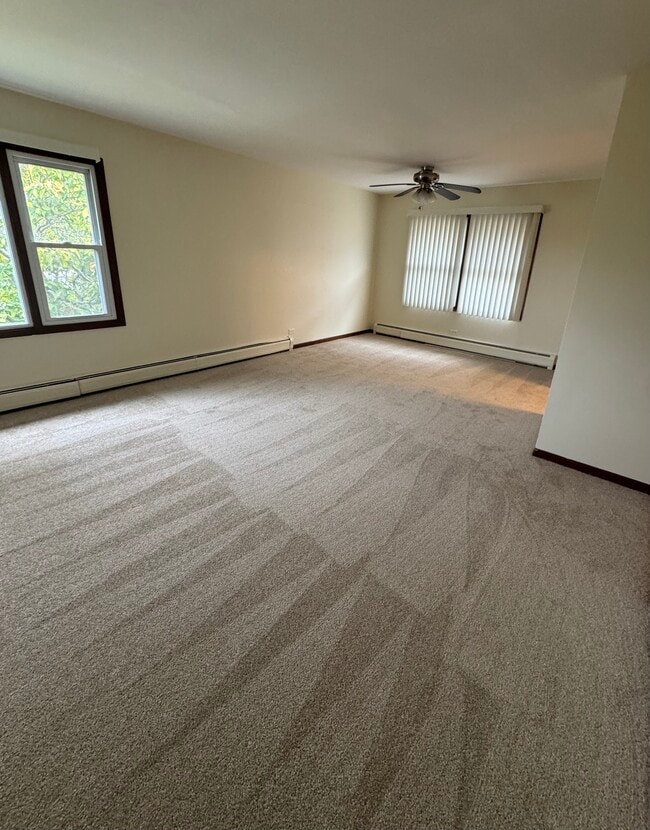 Living Room - 1922 N 18th Ave Unit 1
