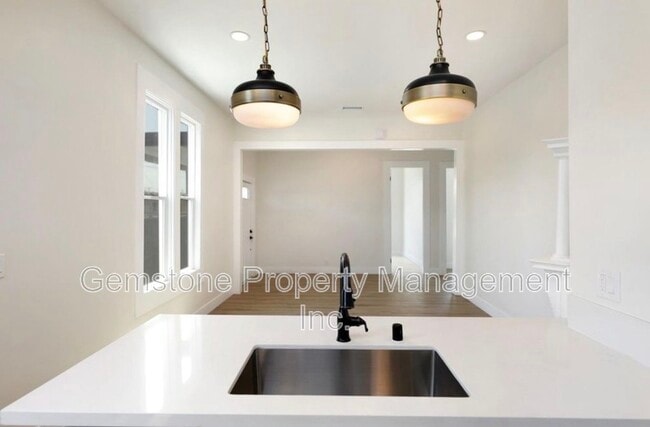 Photo - 6250 Stewart St