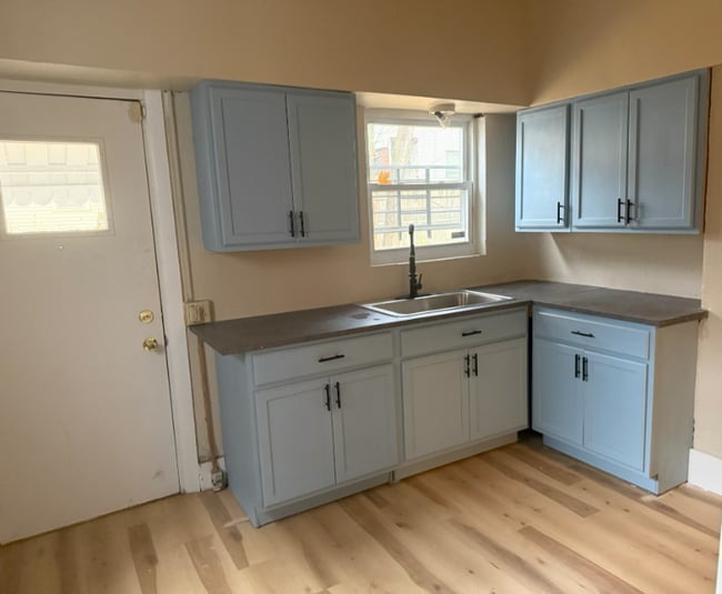 Photo - 7123 Kedron St