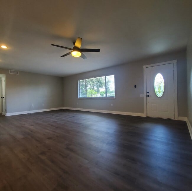 Photo - 6772-6113 113th St